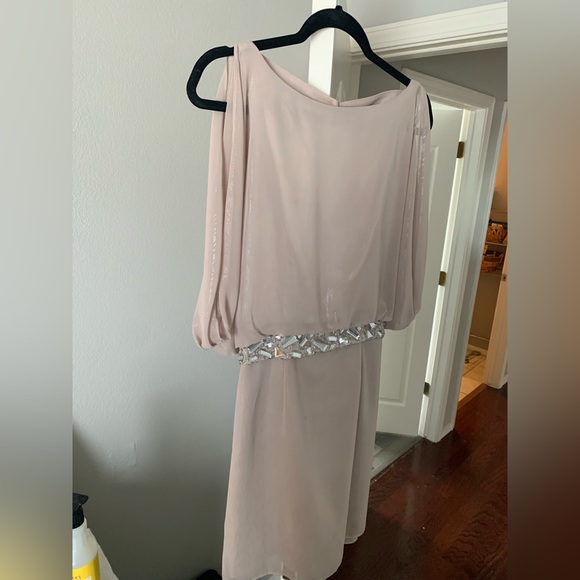 Bisou Bisou Dresses & Skirts - Beautiful shimmery dress, perfect for events. Gently used, size 10, Bisou Bisou